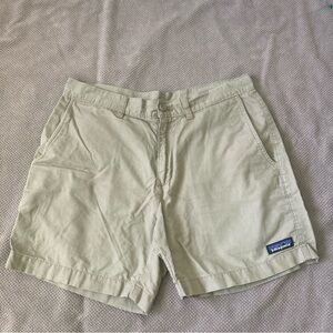Patagonia mens organic cotton khaki Shorts size 31